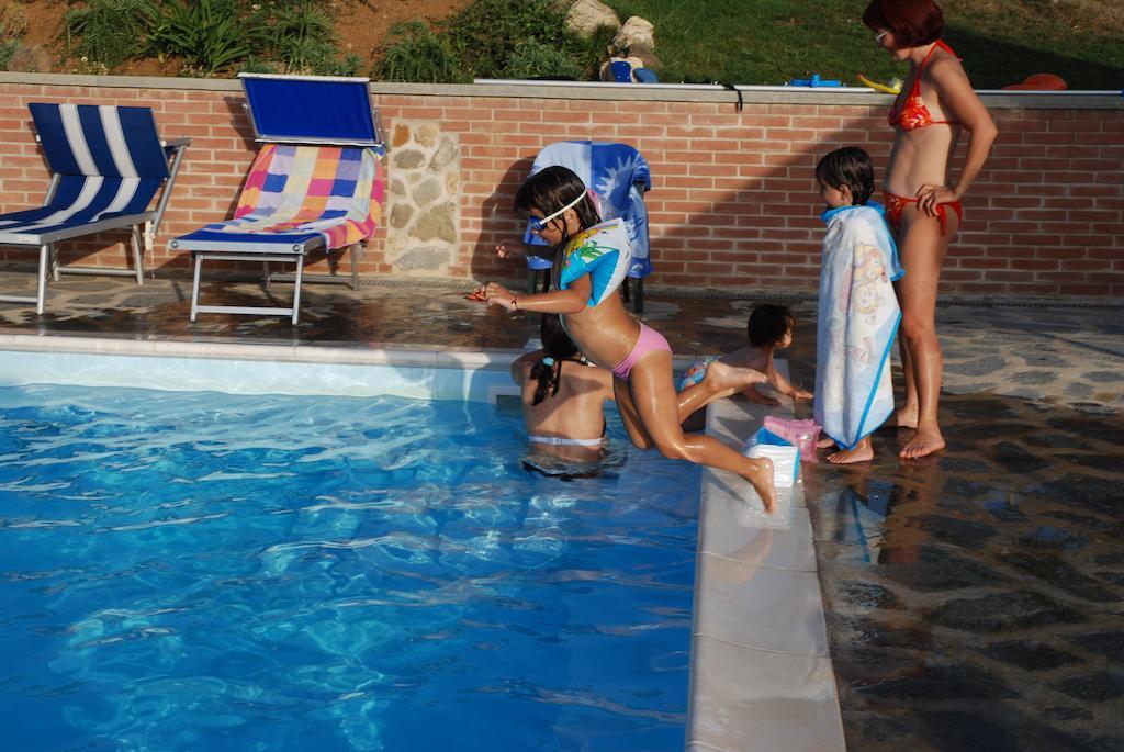 Agriturismo Val Della Pieve อันกิอารี ภายนอก รูปภาพ